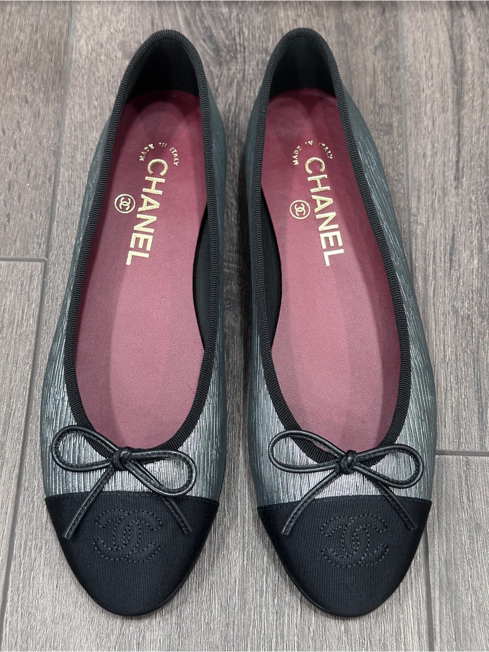 NEW 2026 CHANEL BLACK GROSGRAIN CC LOGO SILVER BALLERINA BALLET FLATS size 37.5C